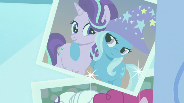 File:Photograph of Starlight and Trixie S7E1.png