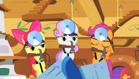 The Cutie Mark Crusaders with hammers S01E17.png