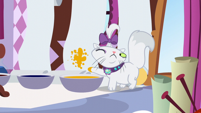 File:Opalescence shaking dye onto the fabric S6E11.png