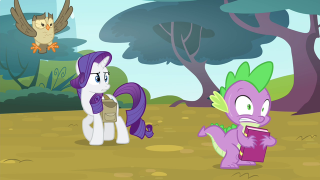 File:Rarity catches Spike in the act S4E23.png