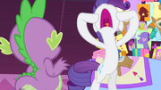S04E13 Rarity rozpacza.png