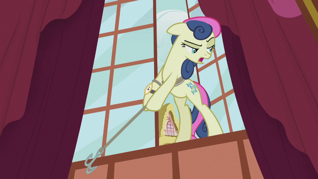 File:Sweetie Drops "got to go find a crowd to blend into" S5E9.png