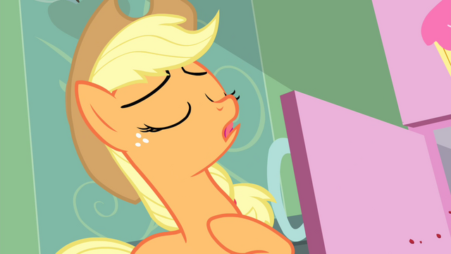 File:Applejack "and I'm not leavin' you home alone" S4E17.png