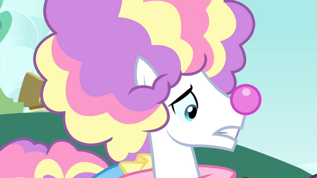 File:Closeup of clown stallion S4E23.png