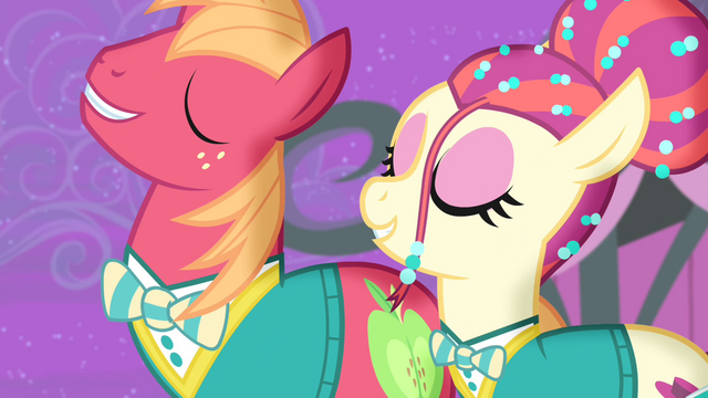 File:Torch Song singing and Big Mac pretends to sing S4E14.png