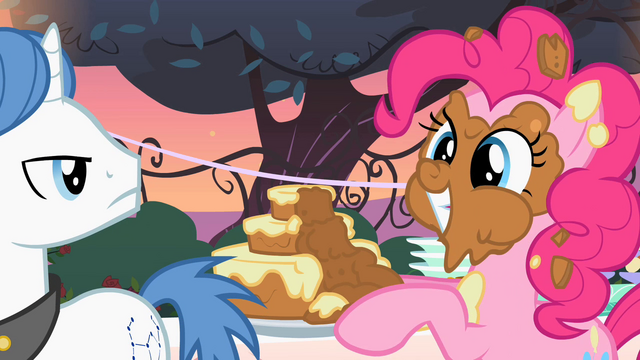 File:Pinkie Pie cake frosting smile S2E9.png