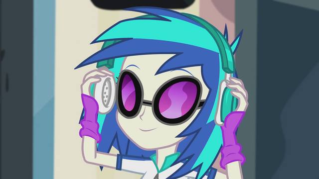 File:DJ Pon-3 putting on headphones EG2.png