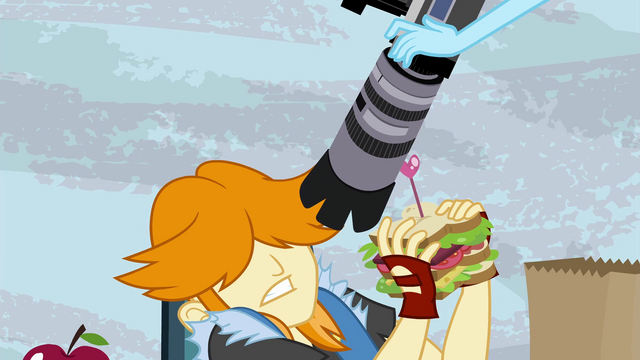 File:Photo Finish shoves camera in Valhallen's face EG3.png