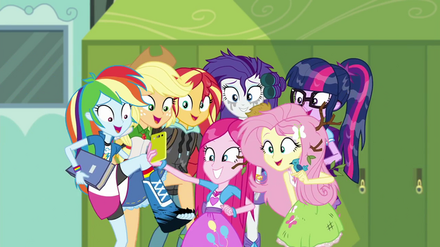 File:Mane Seven taking a group photo SS6.png