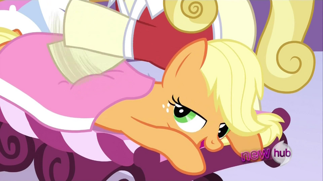 File:Applejack relaxing S2E23.png
