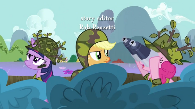 File:Pinkie Pie binoculars S2E21.png