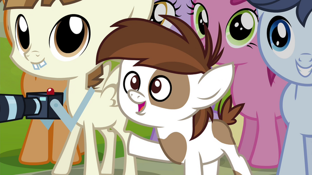 File:Pipsqueak offers "free lemonade for a week" S4E15.png