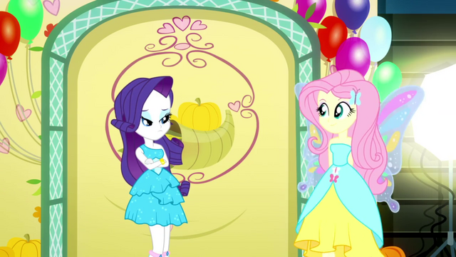 File:Fluttershy walking up to Rarity SS2.png
