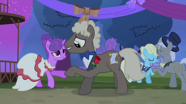 File:Ponies dancing S4E13.png