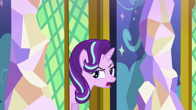 File:Starlight "looked a lot smaller from the outside" S6E1.png