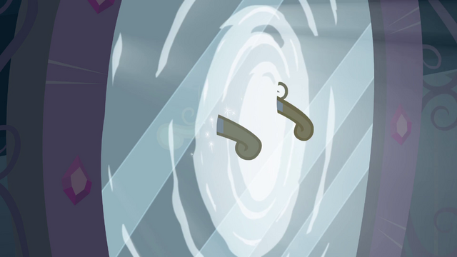 File:Twilight's crown flies through portal EG.png