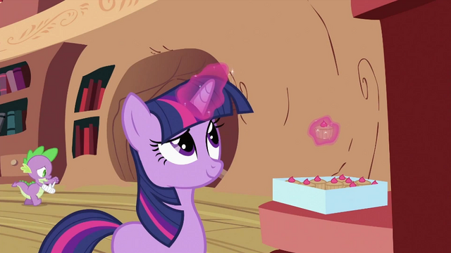 File:Twilight Sparkle with cupcakes S2E03.png