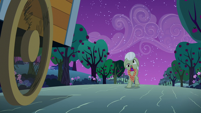File:Zombie Granny Smith appears in the road S6E15.png