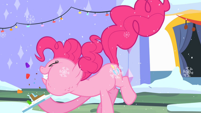 File:Pinkie Pie crunch S2E11.png