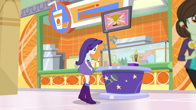 File:Rarity at the contest sign-up booth EGS1.png
