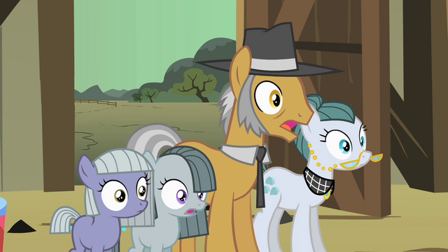 File:Pinkie Pie family surprised S1E23.png