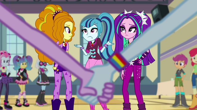 File:The Dazzlings confused EG2.png