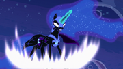 Nightmare Moon irradia a sua mágica 4E02.png