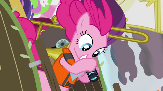 File:Pinkie Pie ready with her camera S4E09.png