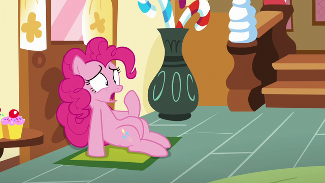 File:Pinkie "Too close" S5E19.png