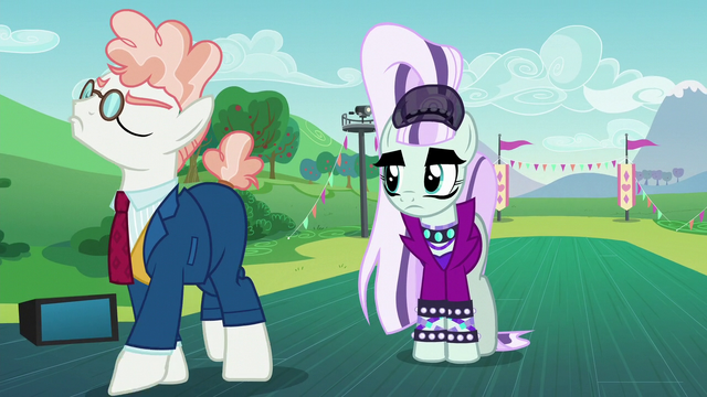 File:Svengallop walking away in a huff S5E24.png
