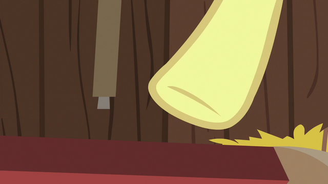 File:Derby cart falls apart under Apple Bloom S6E14.png