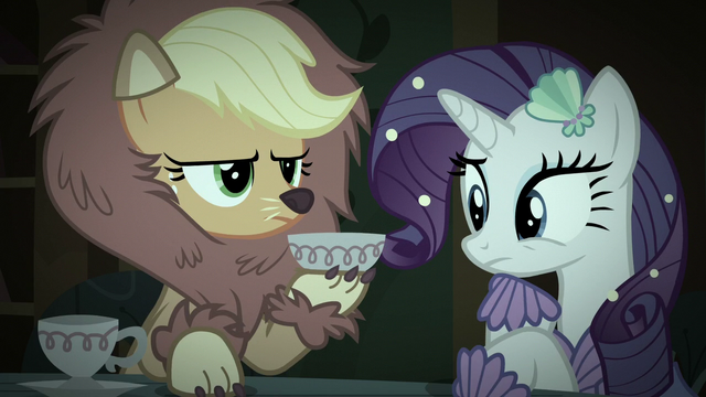 File:Applejack getting annoyed S5E21.png