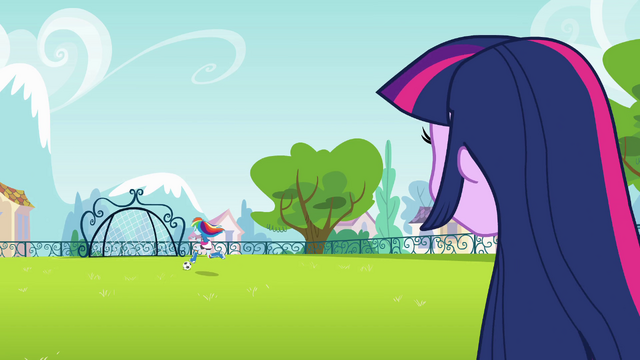File:Rainbow Dash running with soccer ball EG.png