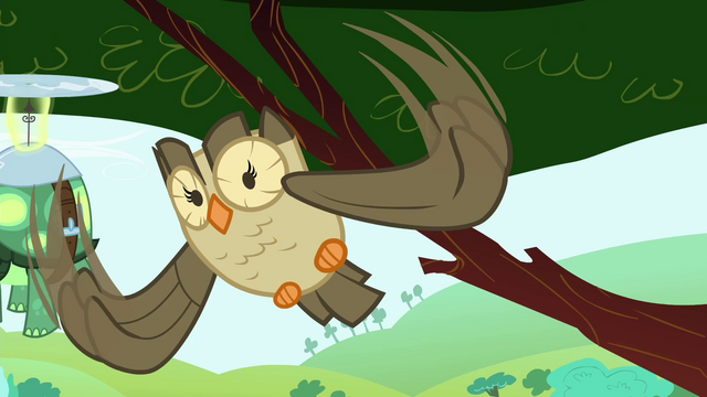 File:Owlowiscious flying S4E18.png