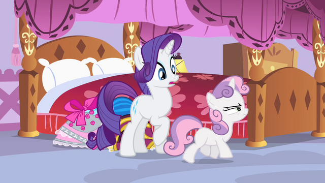 File:Sweetie walking unpleased S4E19.png