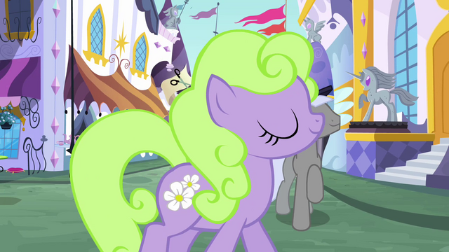 File:Ponies in Canterlot S3E1.png