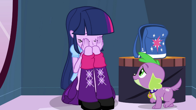 File:Twilight slinks to the floor EG.png