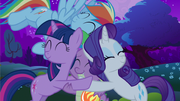 733px-Spike with Family S2E21.png