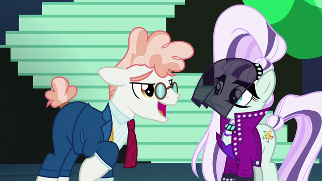 File:Svengallop looks at Countess Coloratura S5E24.png