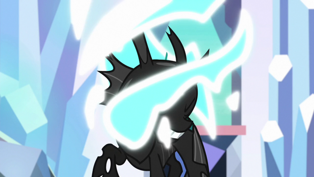 File:Thorax reverting to changeling form S6E16.png