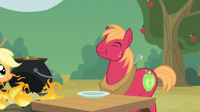 File:Big McIntosh enjoying treat S3E8.png