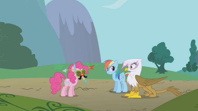 File:Gilda sees Pinkie Pie S1E05.png