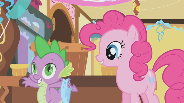 File:Spike holding a blindfold S1E05.png