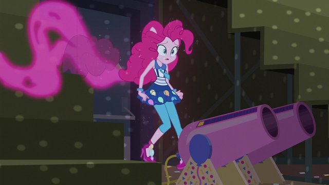 File:Pinkie's pony features vanishing EG3.png