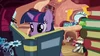 S03E09 Twilight czyta.png