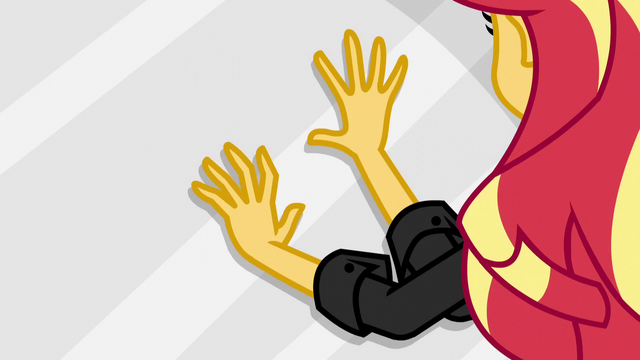 File:Sunset Shimmer feeling the inactive portal EG3.png