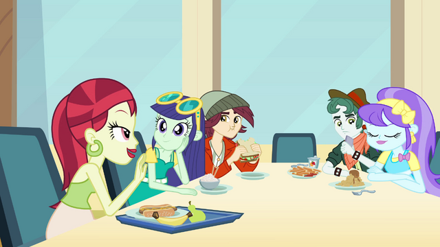 File:Fashionista table EG.png