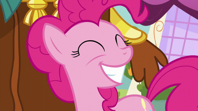 File:Pinkie smiling S5E11.png