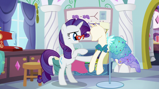 File:Rarity "I'd love to see her reaction" S5E14.png