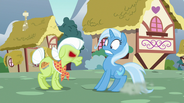 File:Trixie runs into angry Granny Smith S7E2.png